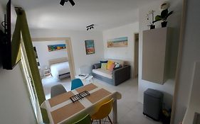 Appartement, 4 pers, jardin terrasse sans vis-à-vis, kit bébé possible, 50m du bord du lac d'Aureilhan, H36